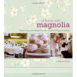 At Home with Magnolia by Allysa Torey (Уценка)