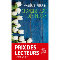 Changer l'eau des fleurs
