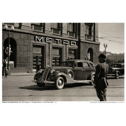 Регулировщик у станции метро "Охотный ряд", 1935 (28*40)